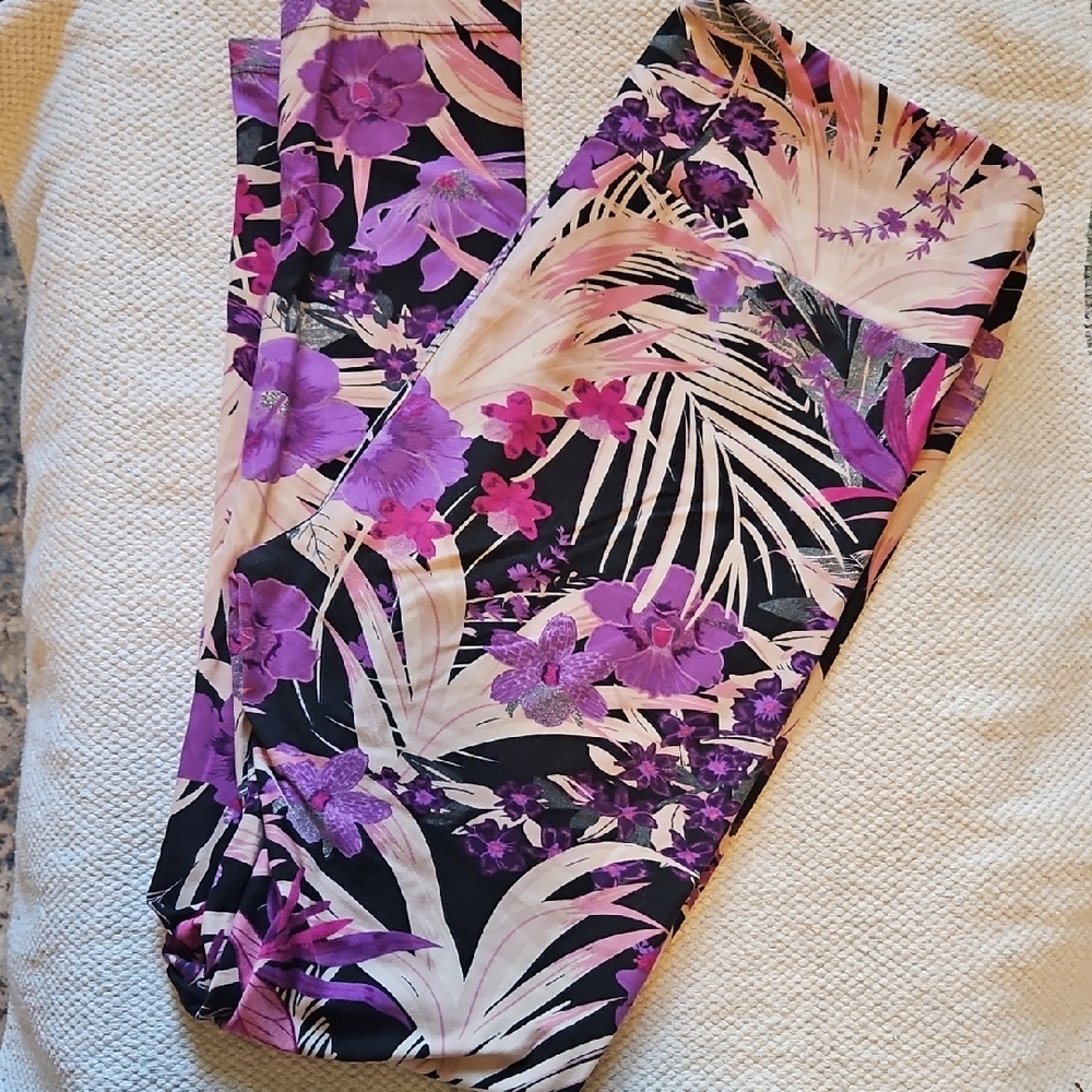 Black Floral Tropical Leggings with Purple and Cream Print